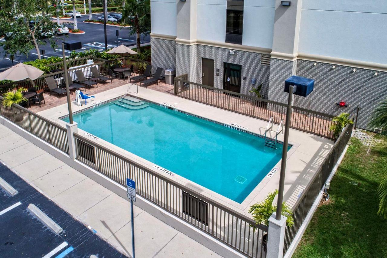Hampton Inn & Suites Fort Myers Estero Eksteriør billede